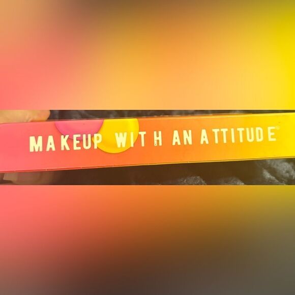 NIB/NWT Rude Cosmetics
Mentos Beauty Mixed Fruit Neon Palette - Picture 6 of 14